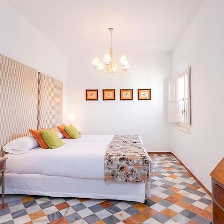 Genteel Home Campamento Sevilla Exteriör bild